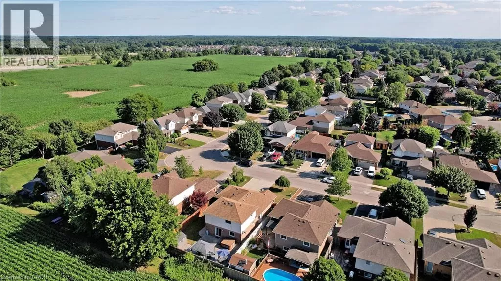 House for rent: 183 Alderlea Avenue, Hamilton, Ontario L0R 1W0