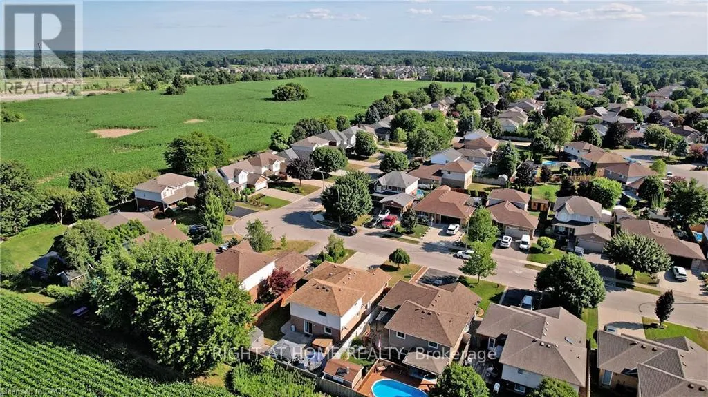 House for rent: 183 Alderlea Avenue, Hamilton, Ontario L0R 1W0