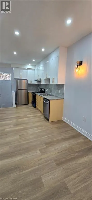 Apartment for rent: 183 S Ottawa Street S, Kitchener, Ontario N2G 3T3