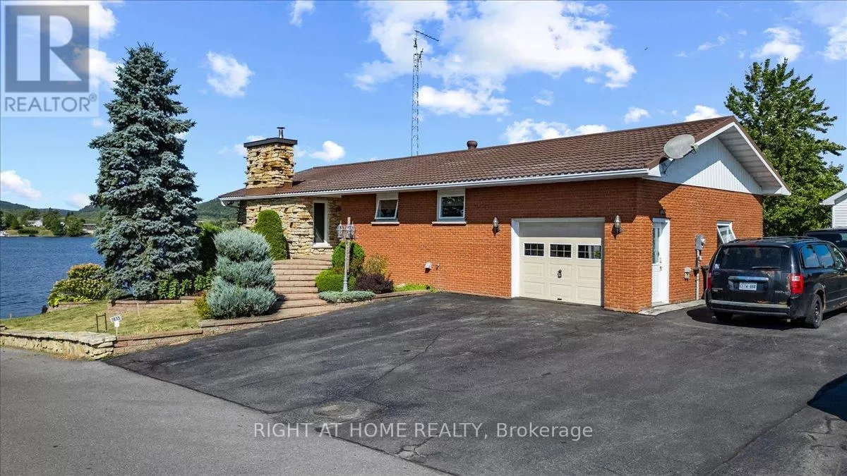 House for rent: 1835 Ch. Du Traversier Street N, Alfred and Plantagenet, Ontario K0B 1J0