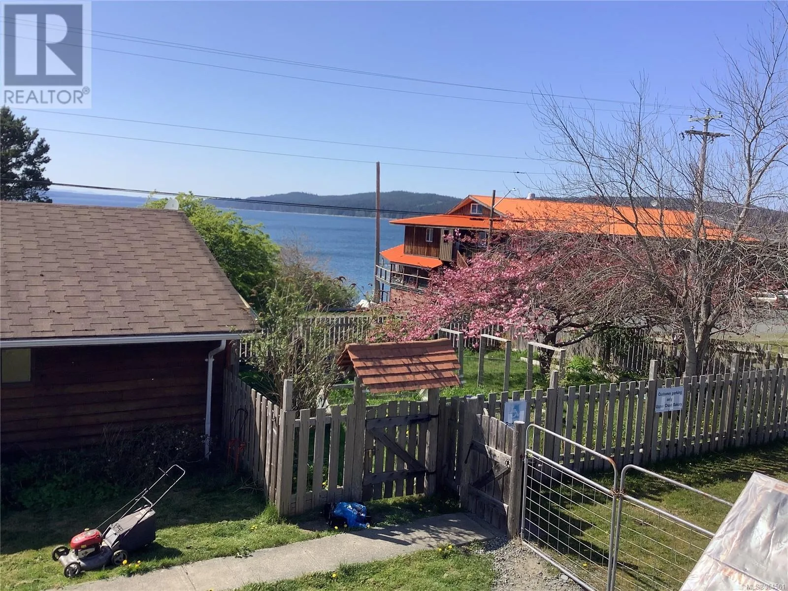 Commercial Mix for rent: 185 1st St, Sointula, British Columbia V0N 3E0