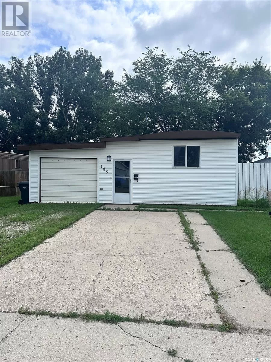 Mobile Home for rent: 185 Laing Crescent, Weyburn, Saskatchewan S4H 2R8