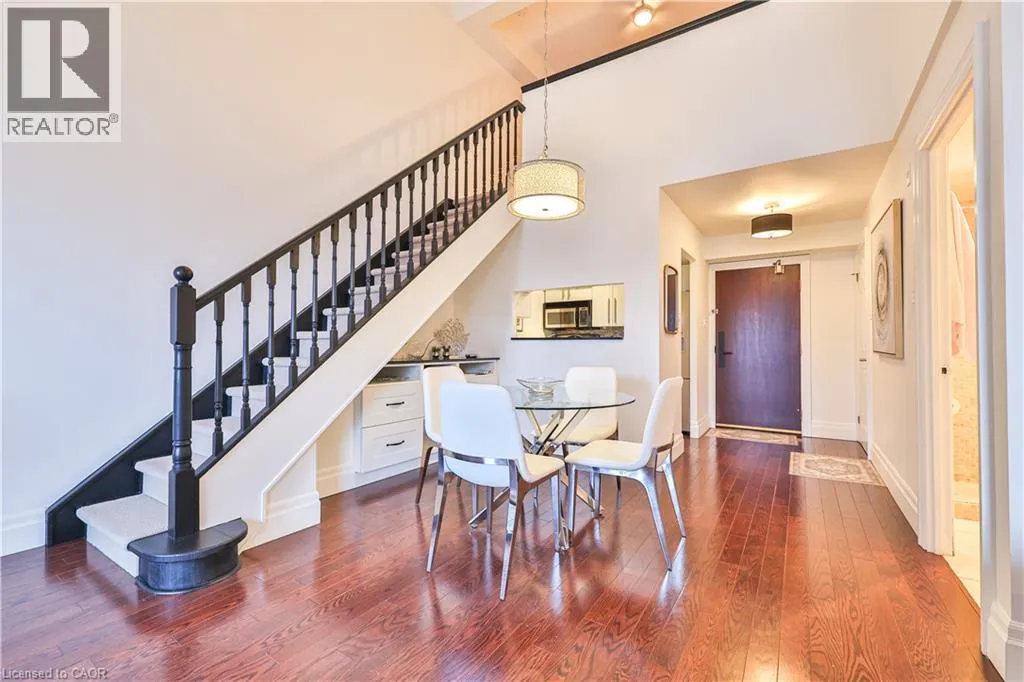 Apartment for rent: 185 Robinson Street Unit# 404, Oakville, Ontario L6J 7P6