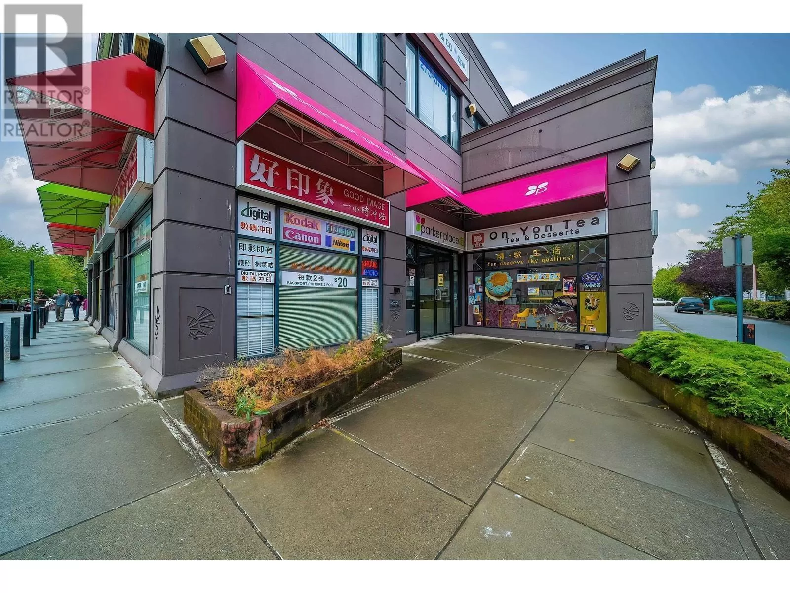 1850 4311 Hazelbridge Way, Richmond, British Columbia V6X 3L7