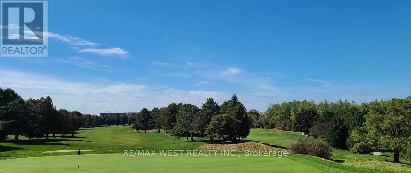 18571 Woodbine Avenue E, East Gwillimbury, Ontario L0G 1V0