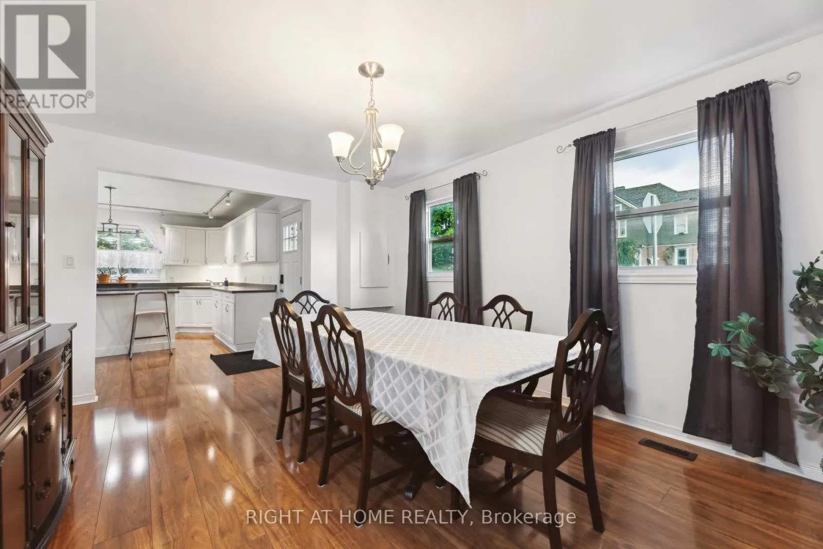 House for rent: 186 Dundas Street W, Quinte West, Ontario K8V 3R2