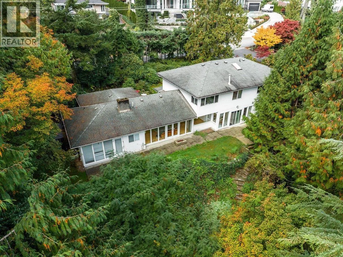 House for rent: 186 Stevens Drive, West Vancouver, British Columbia V7S 1C4