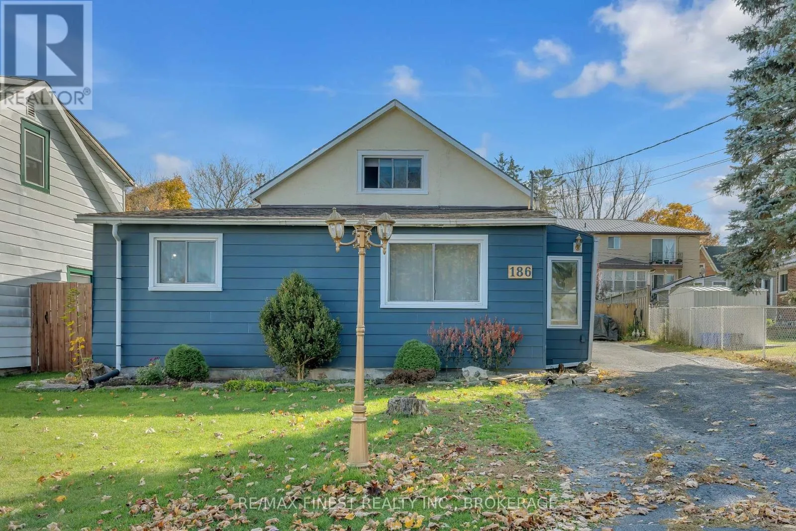 Duplex for rent: 186 Thomas Street, Greater Napanee, Ontario K7R 2H5