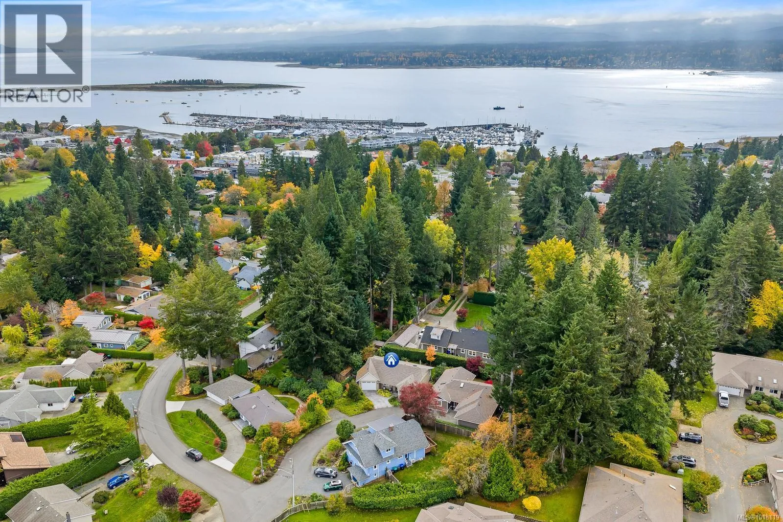 House for rent: 1861 Queens Ave, Comox, British Columbia V9M 2B8