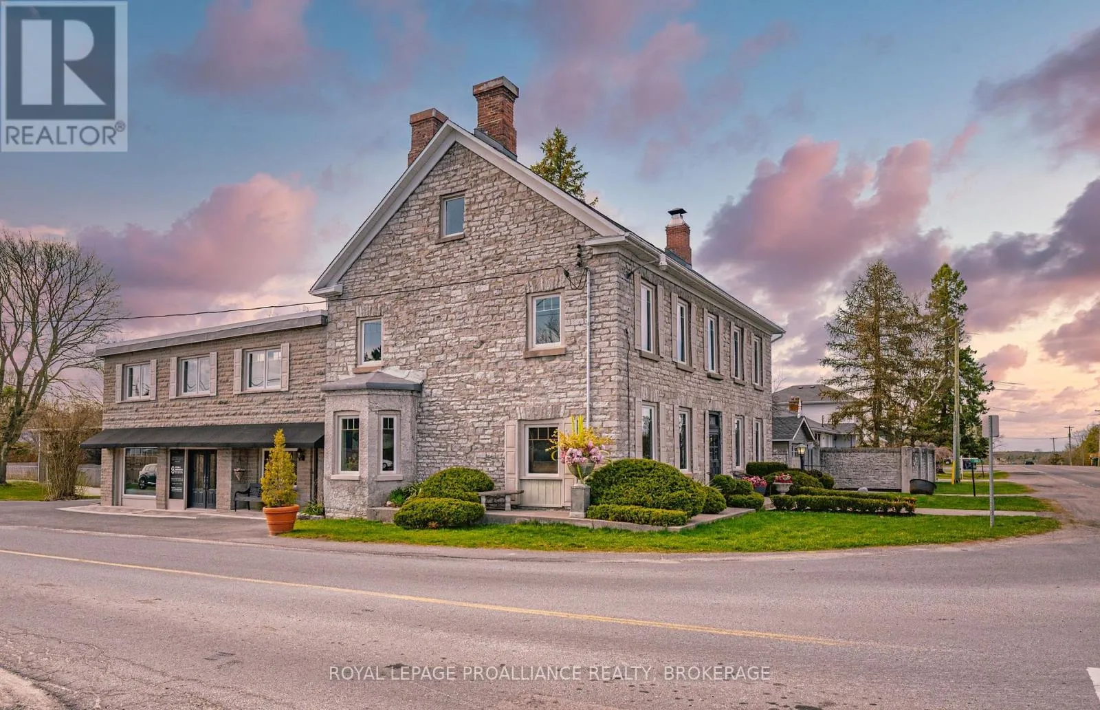 Offices for rent: 1863 Sydenham Road, Kingston, Ontario K7L 4V4