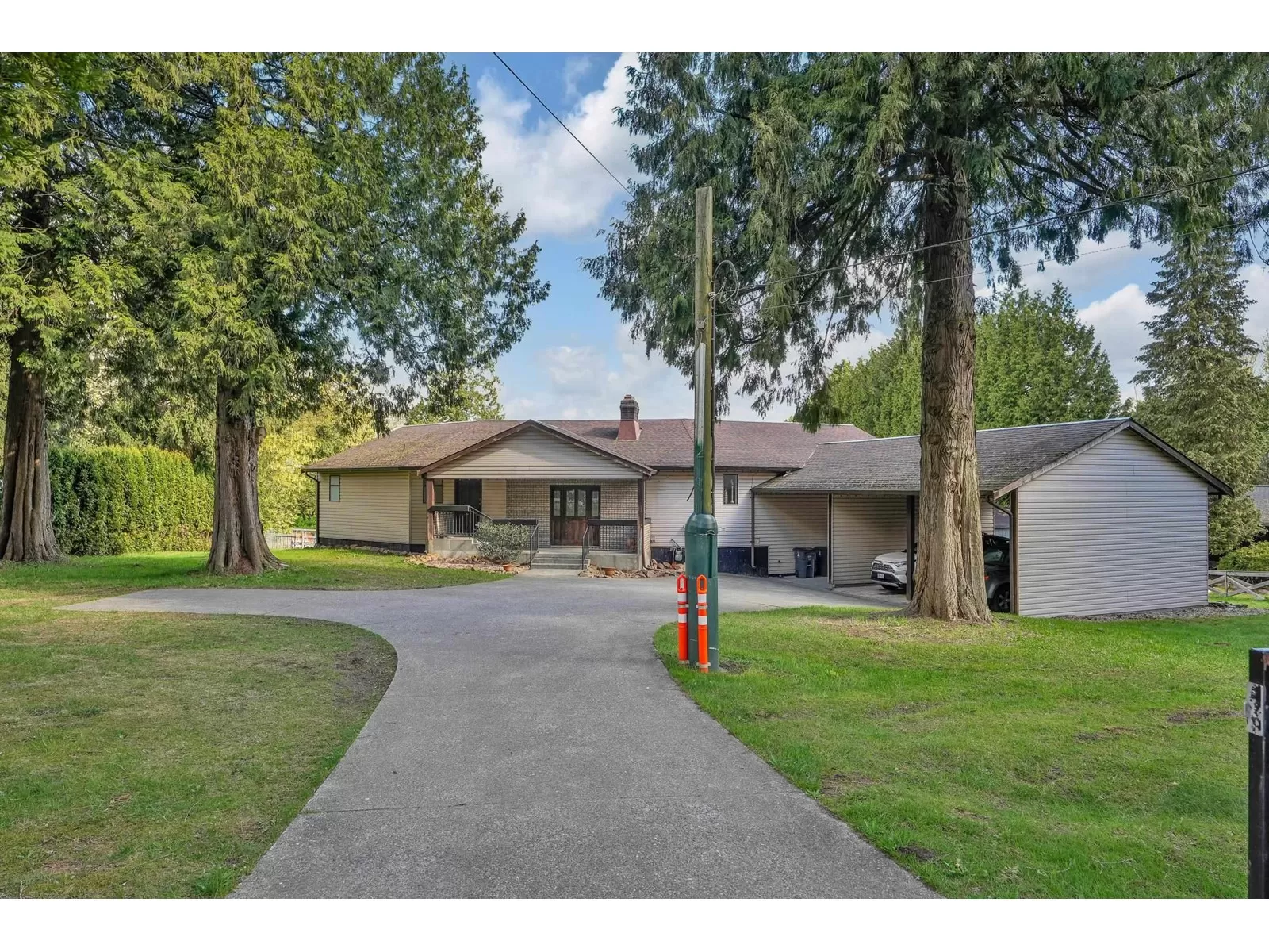 House for rent: 18647 92 Avenue, Surrey, British Columbia V4N 3Z1