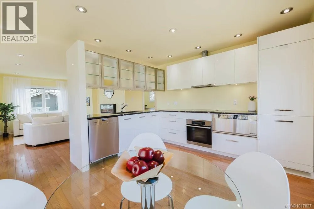 House for rent: 1865 Quamichan St, Victoria, British Columbia V8S 2B7