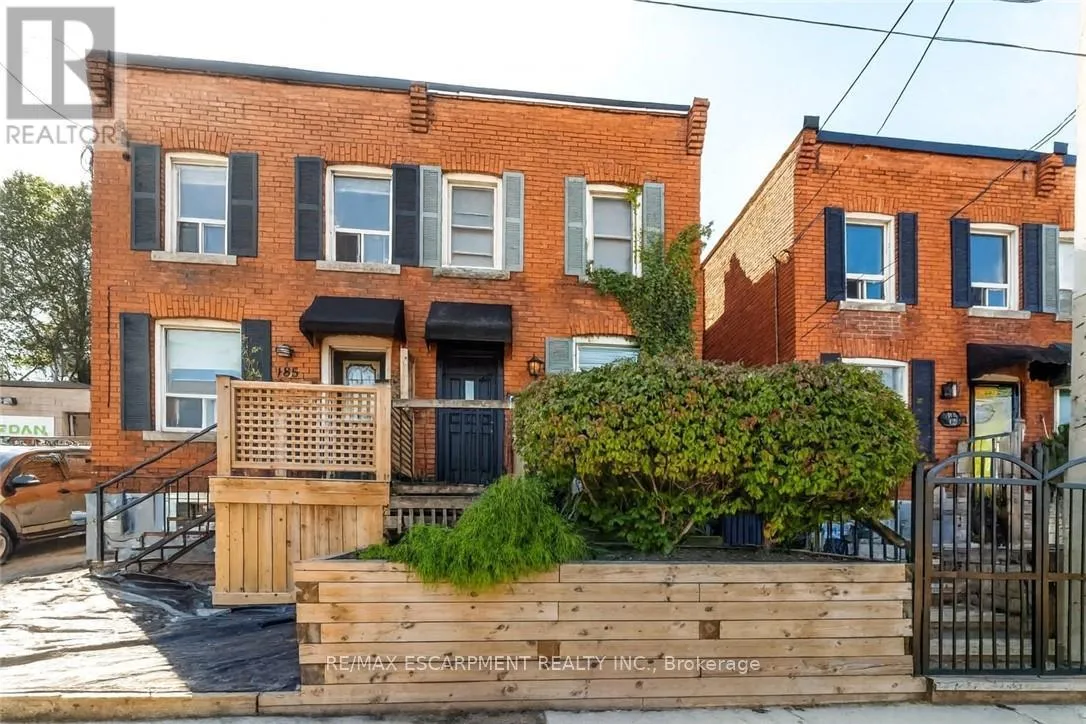 House for rent: 187 Barton Street W, Hamilton, Ontario L8R 2H3