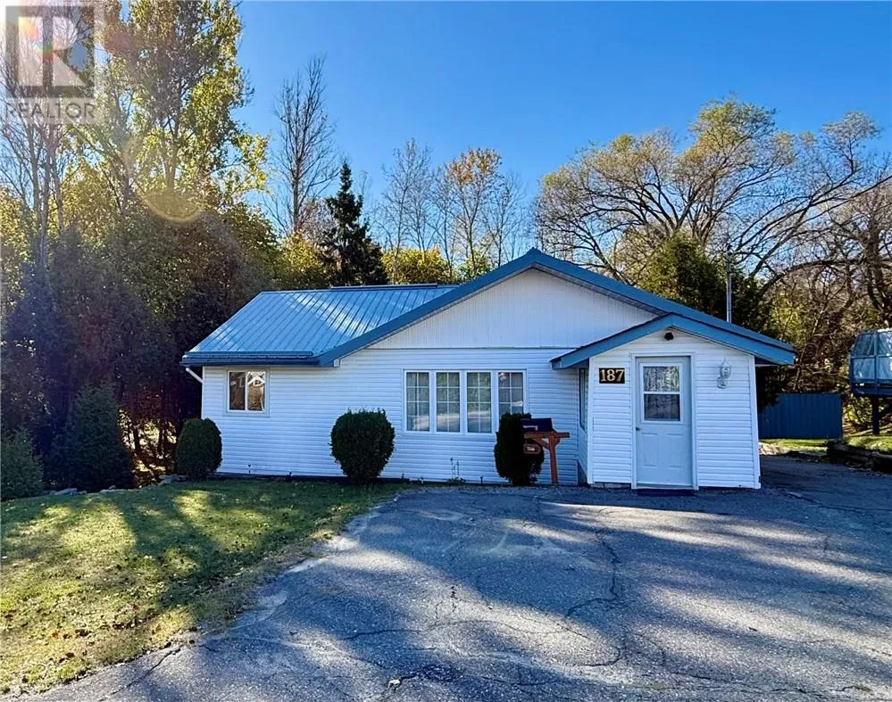 House for rent: 187 Ferndale Avenue, Sudbury, Ontario P3B 3C1