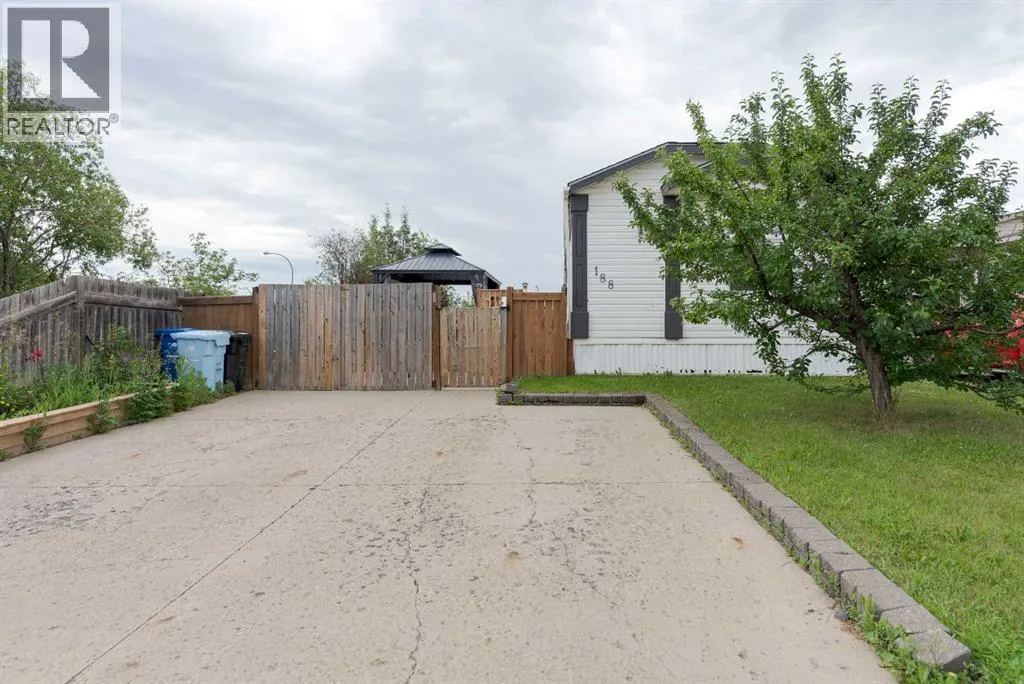 Manufactured Home for rent: 188 Caouette Crescent, Fort McMurray, Alberta T9K 2H9