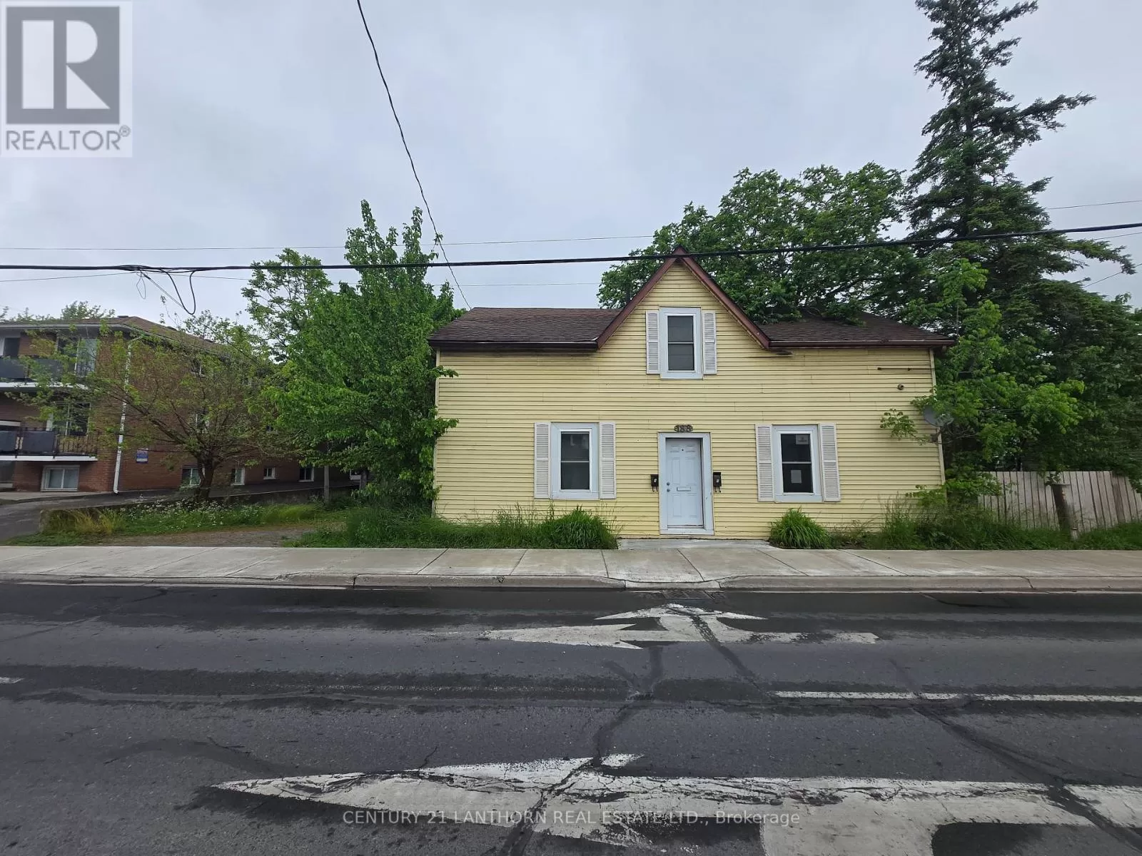 Duplex for rent: 188 Dundas Street W, Quinte West, Ontario K8V 3R2