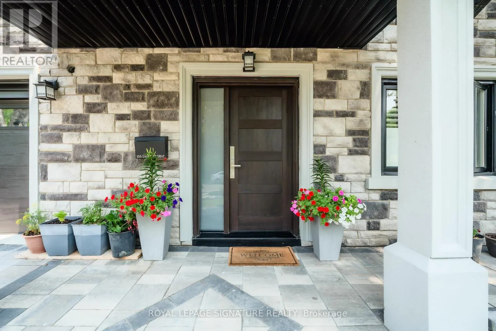 House for rent: 188 Sweeney Drive, Toronto, Ontario M4A 1V4