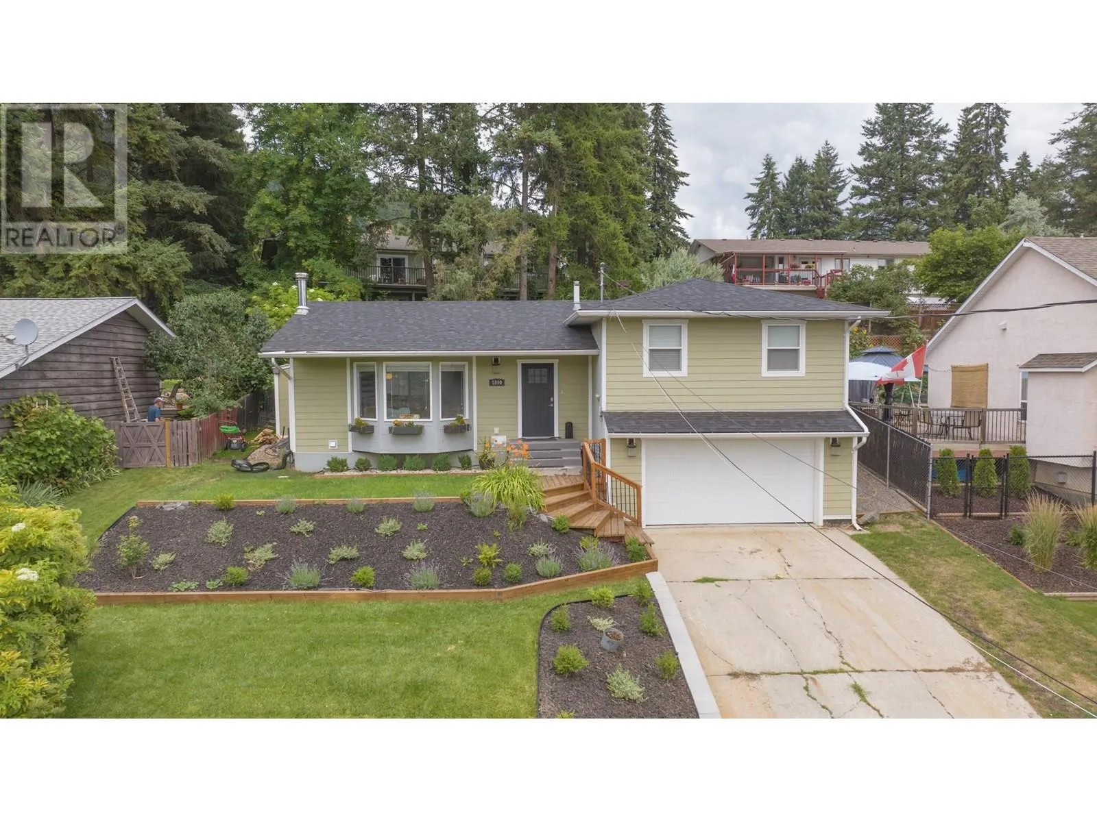 House for rent: 1890 Grandview Avenue, Lumby, British Columbia V0E 2G0