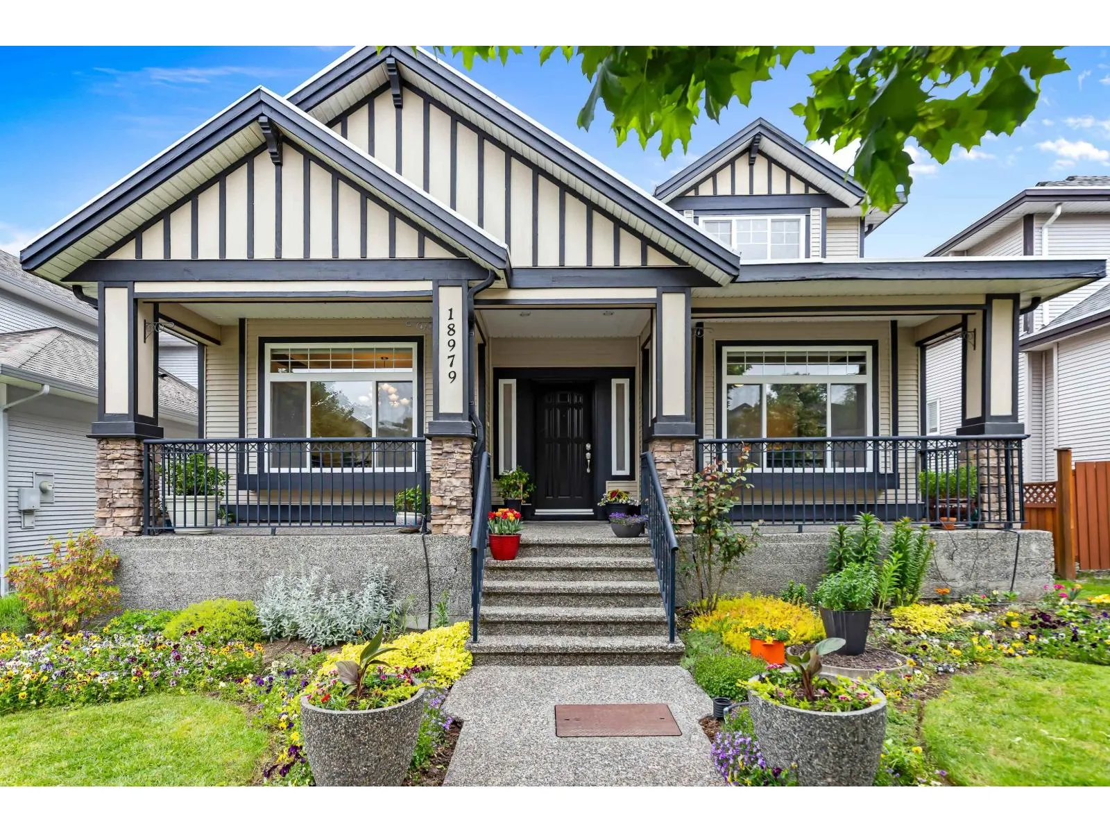 House for rent: 18979 70 Avenue, Surrey, British Columbia V4N 5K4