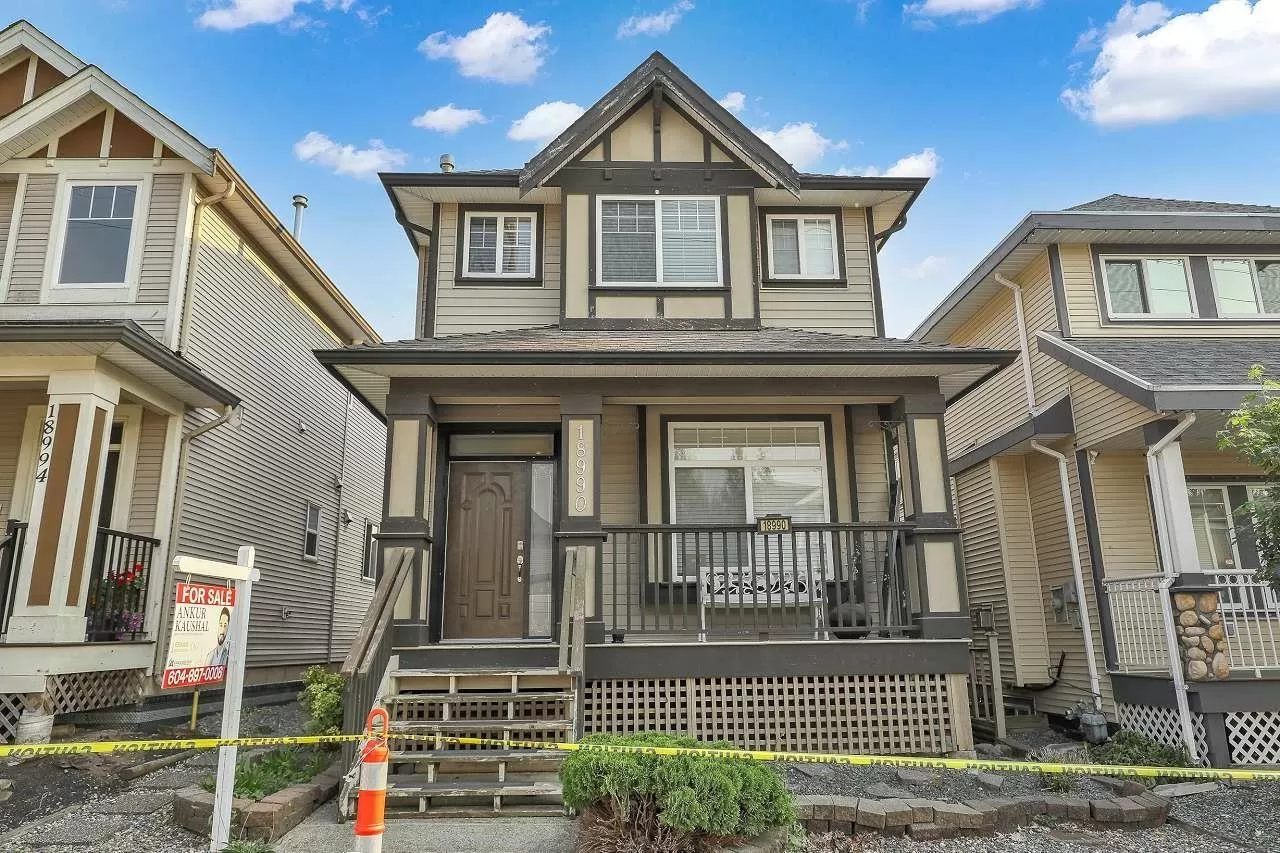 House for rent: 18990 72 Avenue, Surrey, British Columbia V4N 0A7