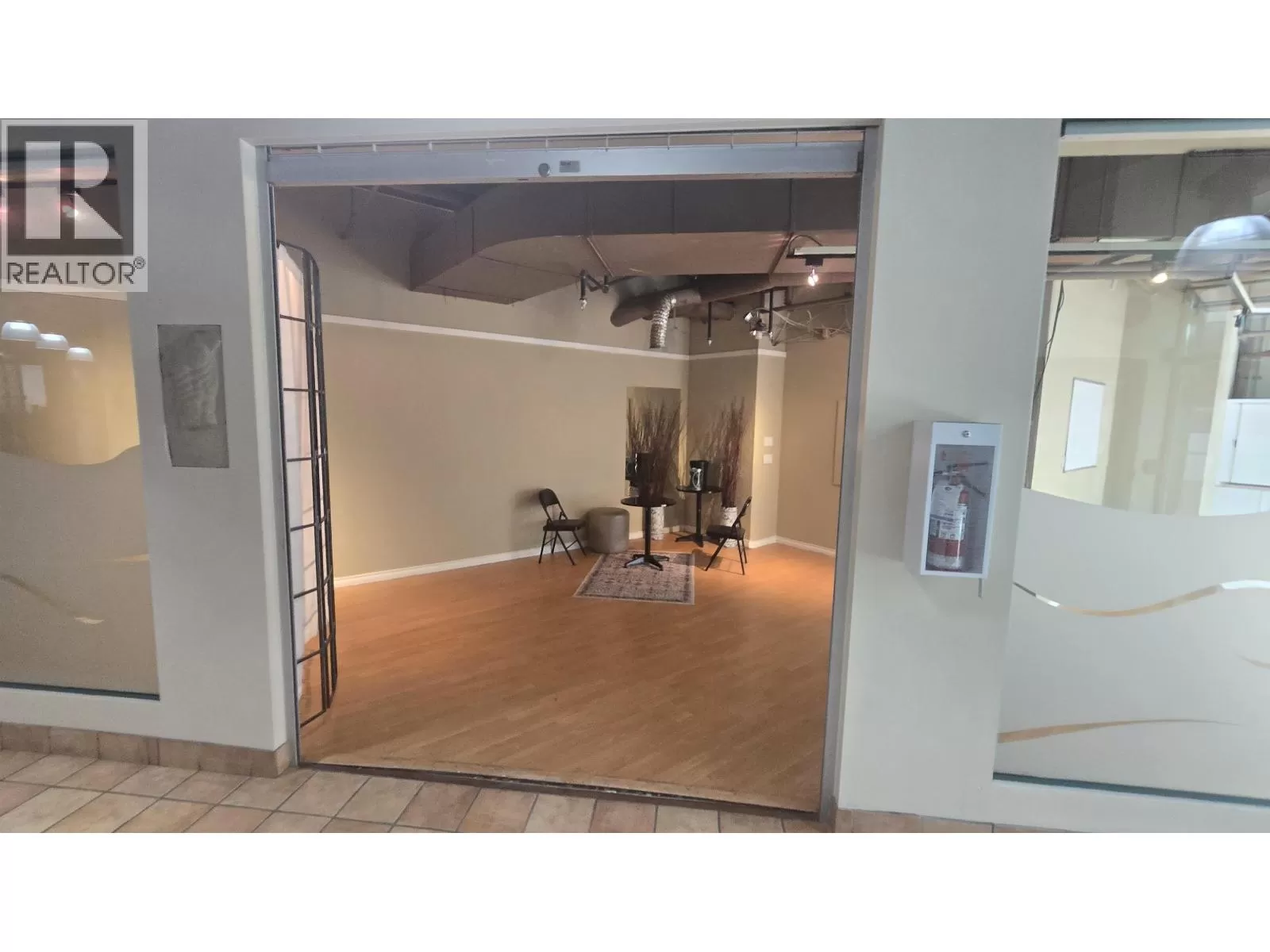 19 1855 W 1st Avenue, Vancouver, British Columbia V6J 5B8