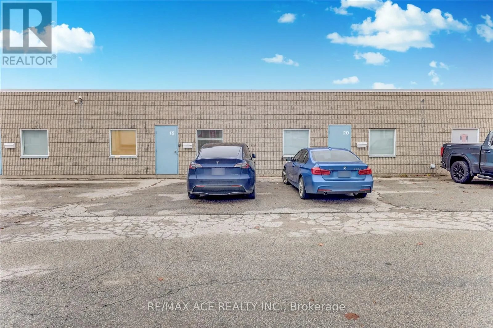 19, 20 - 300 Don Park Road, Markham, Ontario L3R 3A1