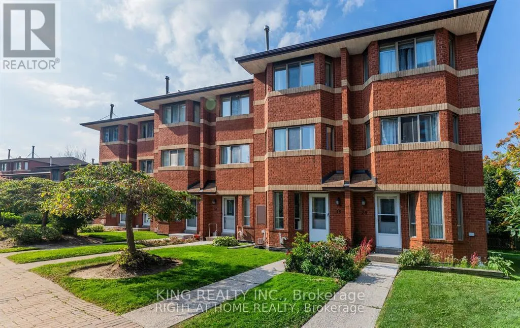 Row / Townhouse for rent: 19 - 2472 Eglinton Avenue E, Toronto, Ontario M1K 5J9