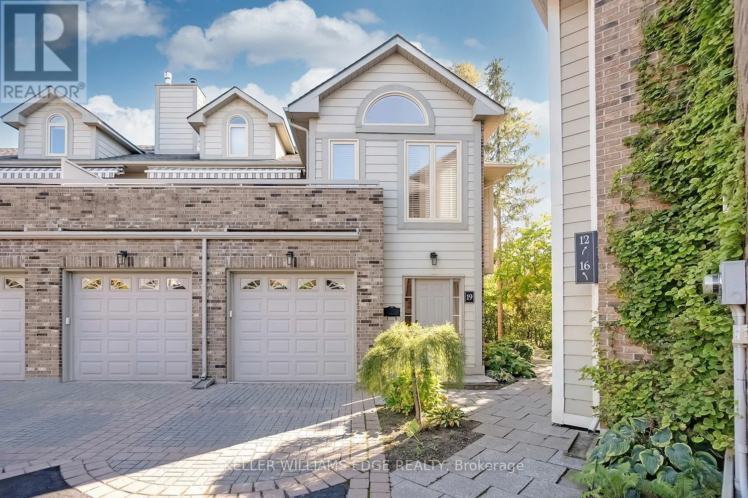 Row / Townhouse for rent: 19 - 3230 New Street, Burlington, Ontario L7N 1M8