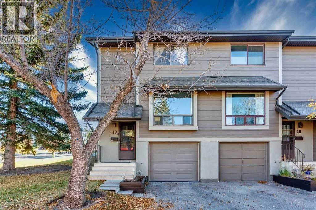 Row / Townhouse for rent: 19, 5019 46 Avenue Sw, Calgary, Alberta T3E 6R1