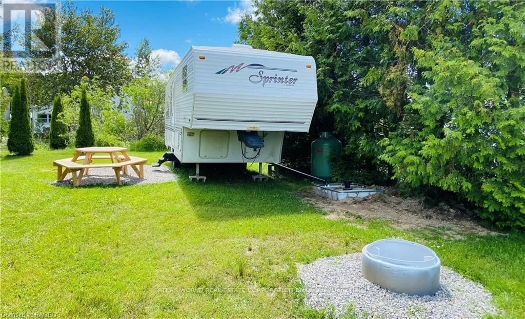 Mobile Home for rent: 19 - 9 Tamarac Road, Northern Bruce Peninsula, Ontario N0H 2R0