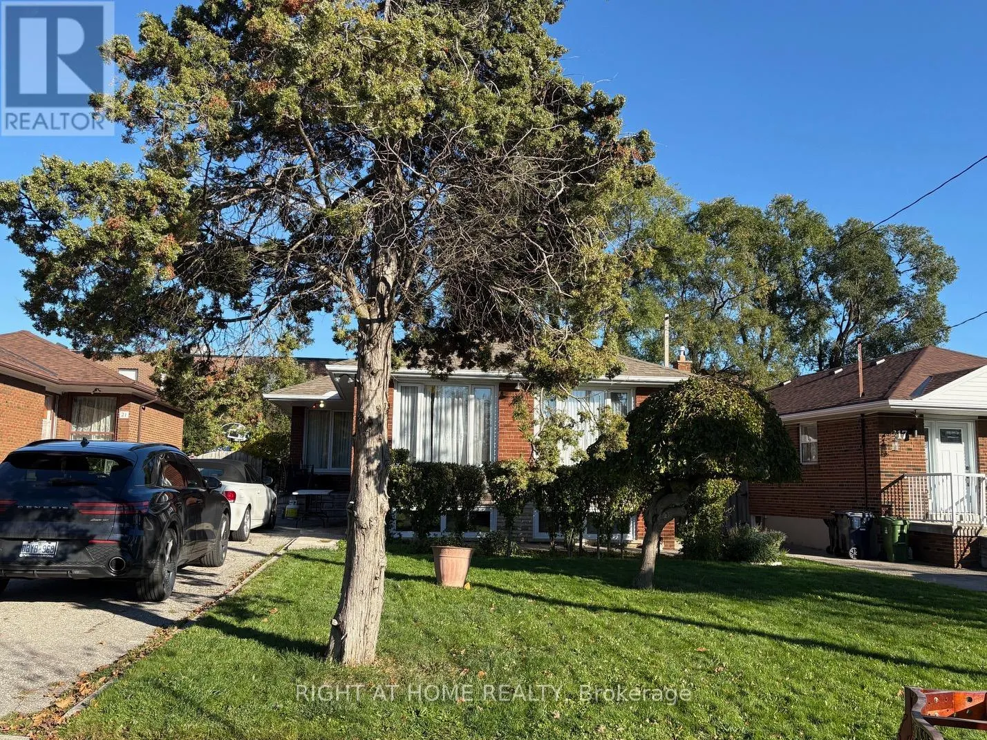 House for rent: 19 Budea. Upper Unit Crescent S, Toronto, Ontario M1R 4V1