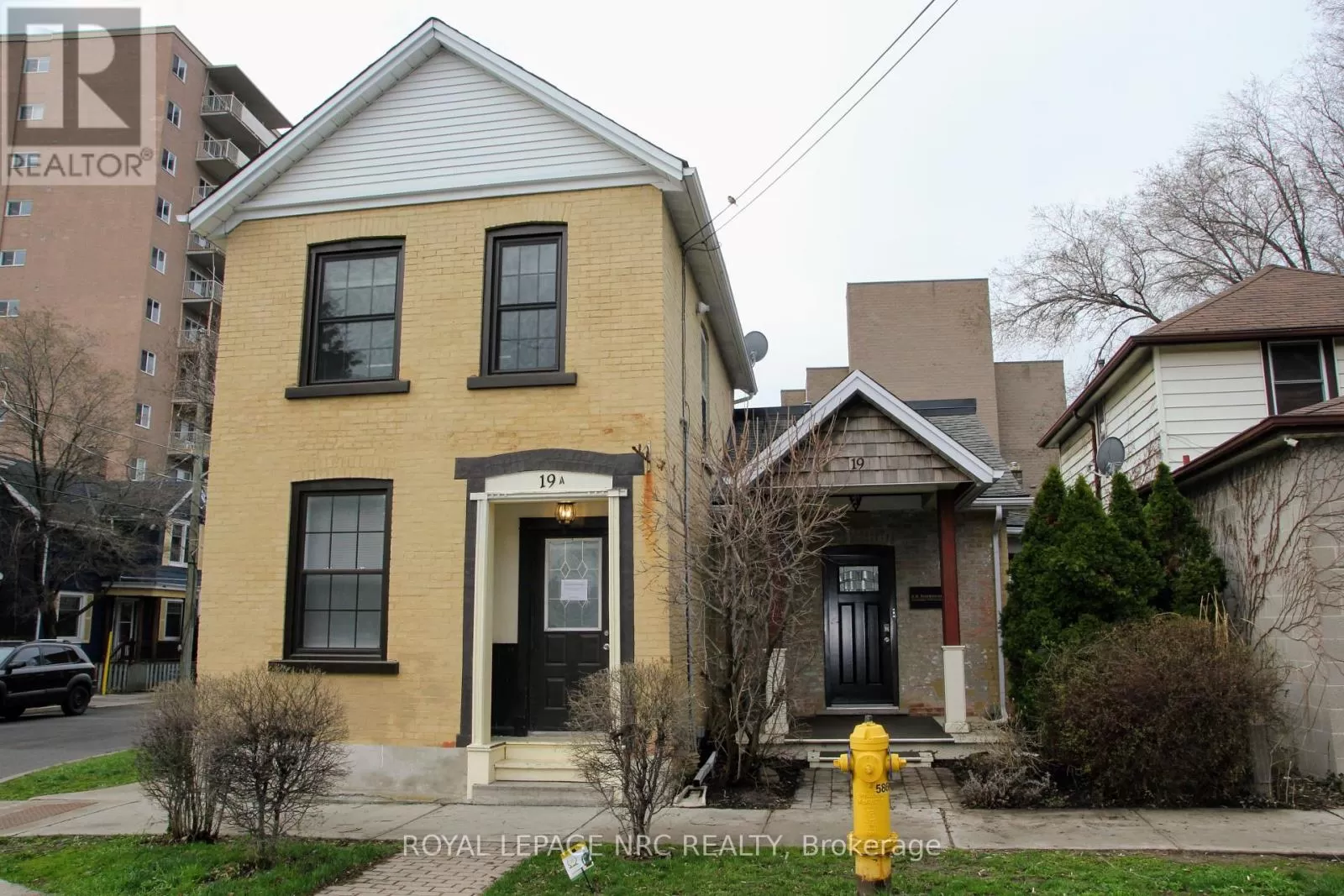 Offices for rent: 19 Court Street, St. Catharines, Ontario L2R 4R5