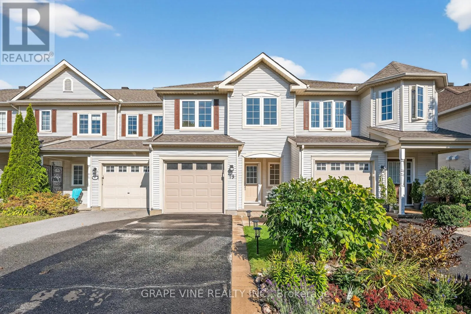 Row / Townhouse for rent: 19 Fieldberry Private, Ottawa, Ontario K2J 5E7