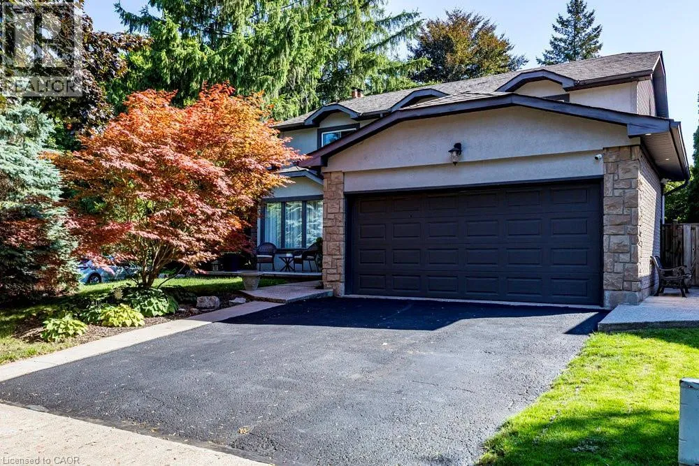 House for rent: 19 Fieldgate Street, Dundas, Ontario L9H 6N3