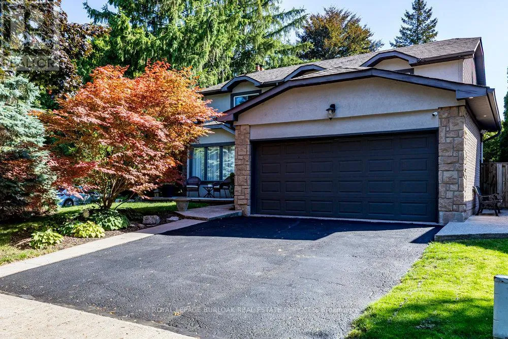 House for rent: 19 Fieldgate Street, Hamilton, Ontario L9H 6N3