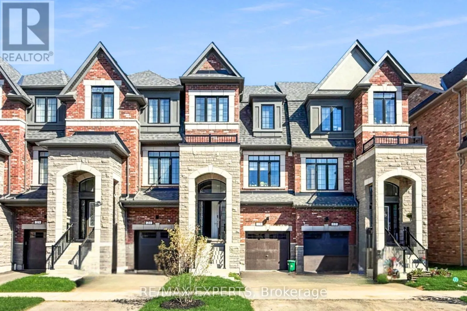 Row / Townhouse for rent: 19 Frank Lloyd Wright Street, Whitby, Ontario L1N 0N9