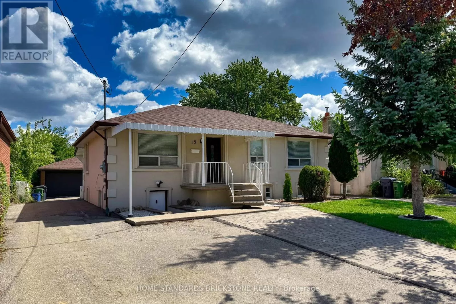 House for rent: 19 Granite Street, Toronto, Ontario M3H 3K1