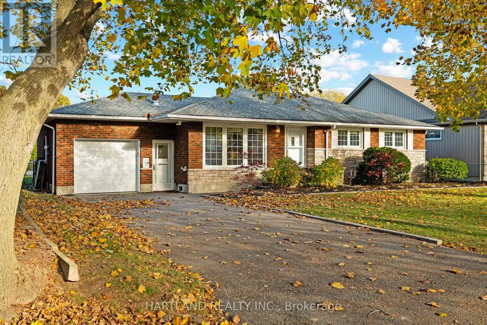 House for rent: 19 Kenworth Drive, St. Catharines, Ontario L2M 4S4