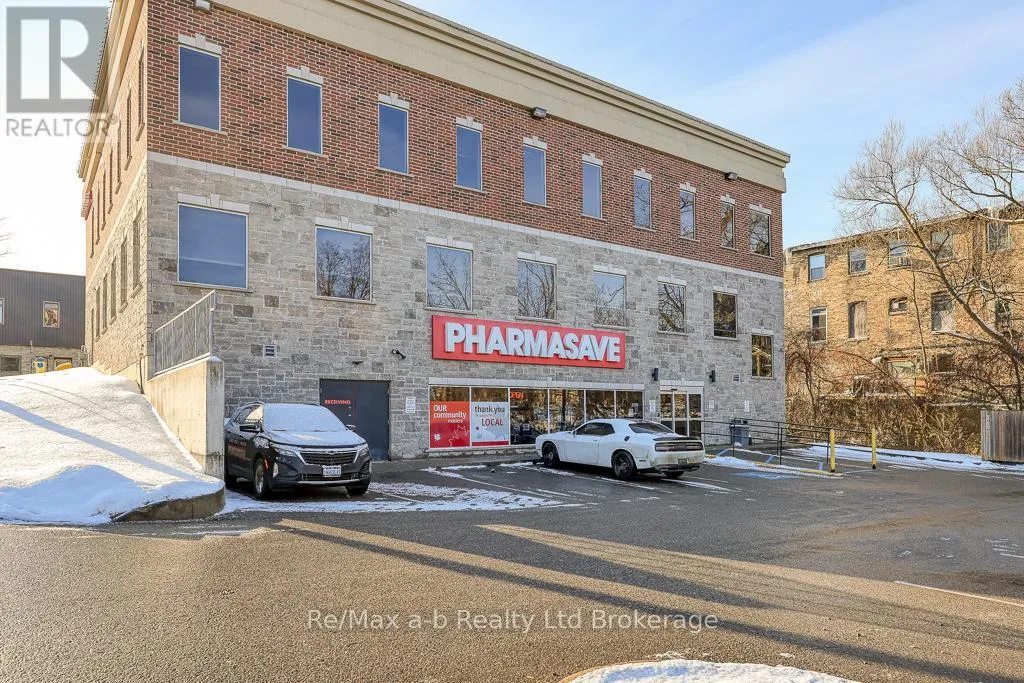 Offices for rent: 19 King Street E, Ingersoll, Ontario N5C 1G3