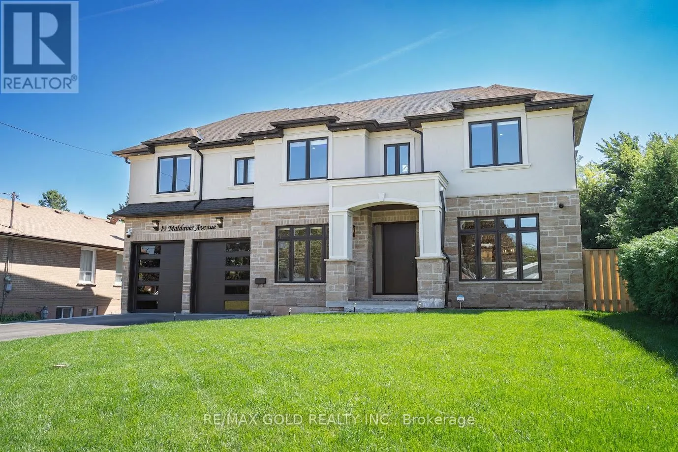 House for rent: 19 Maldaver Avenue, Mississauga, Ontario L5M 1W4