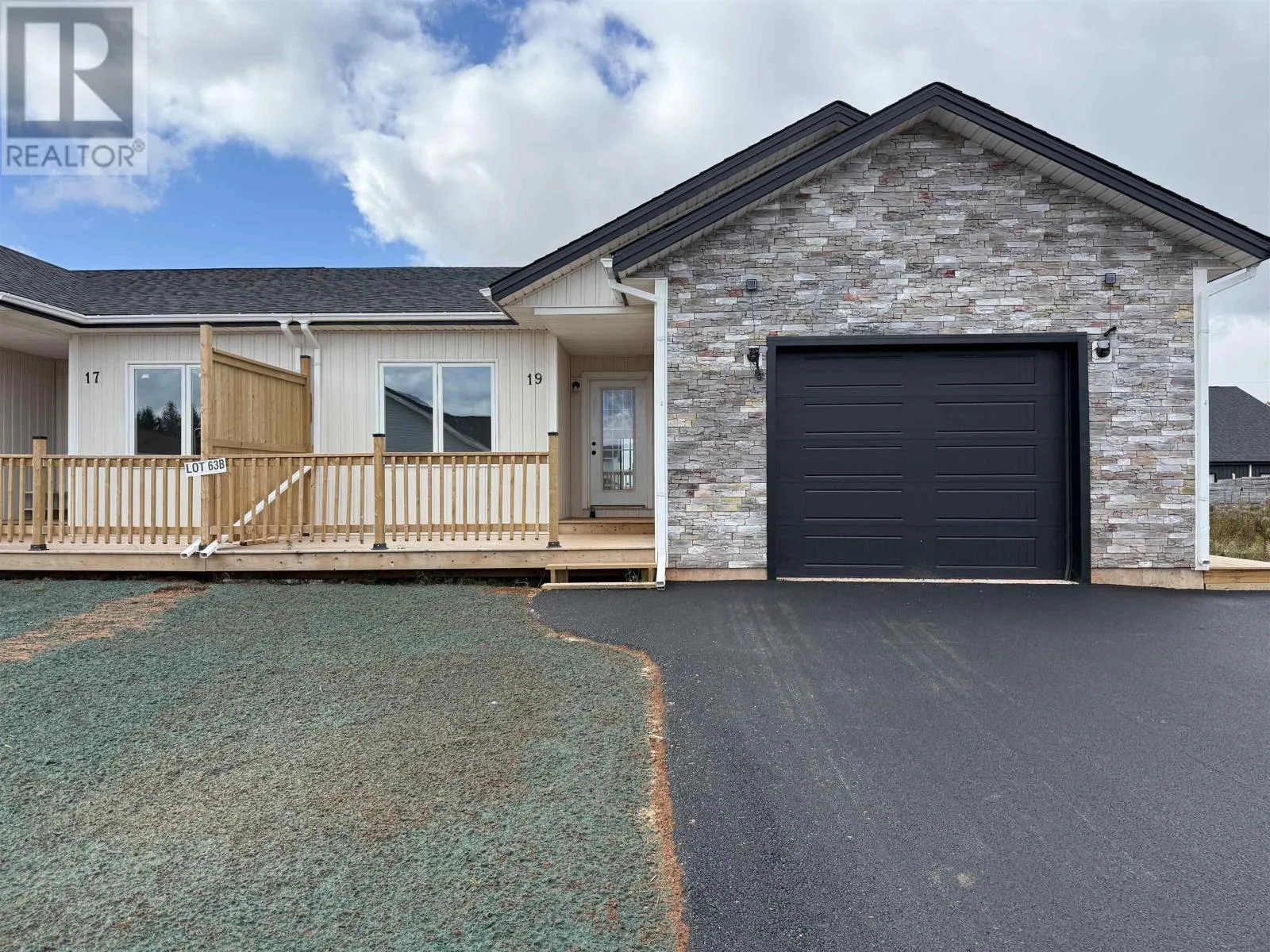 Duplex for rent: 19 Paddington Avenue, Charlottetown, Prince Edward Island C1E 0E6