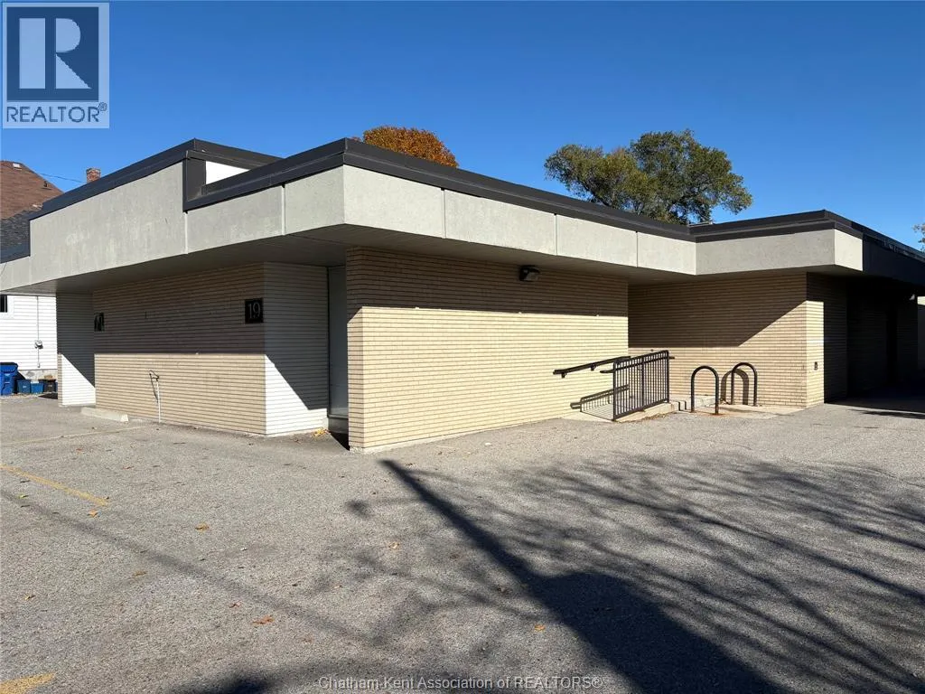 19 Raleigh Street, Chatham, Ontario N7M 2M6