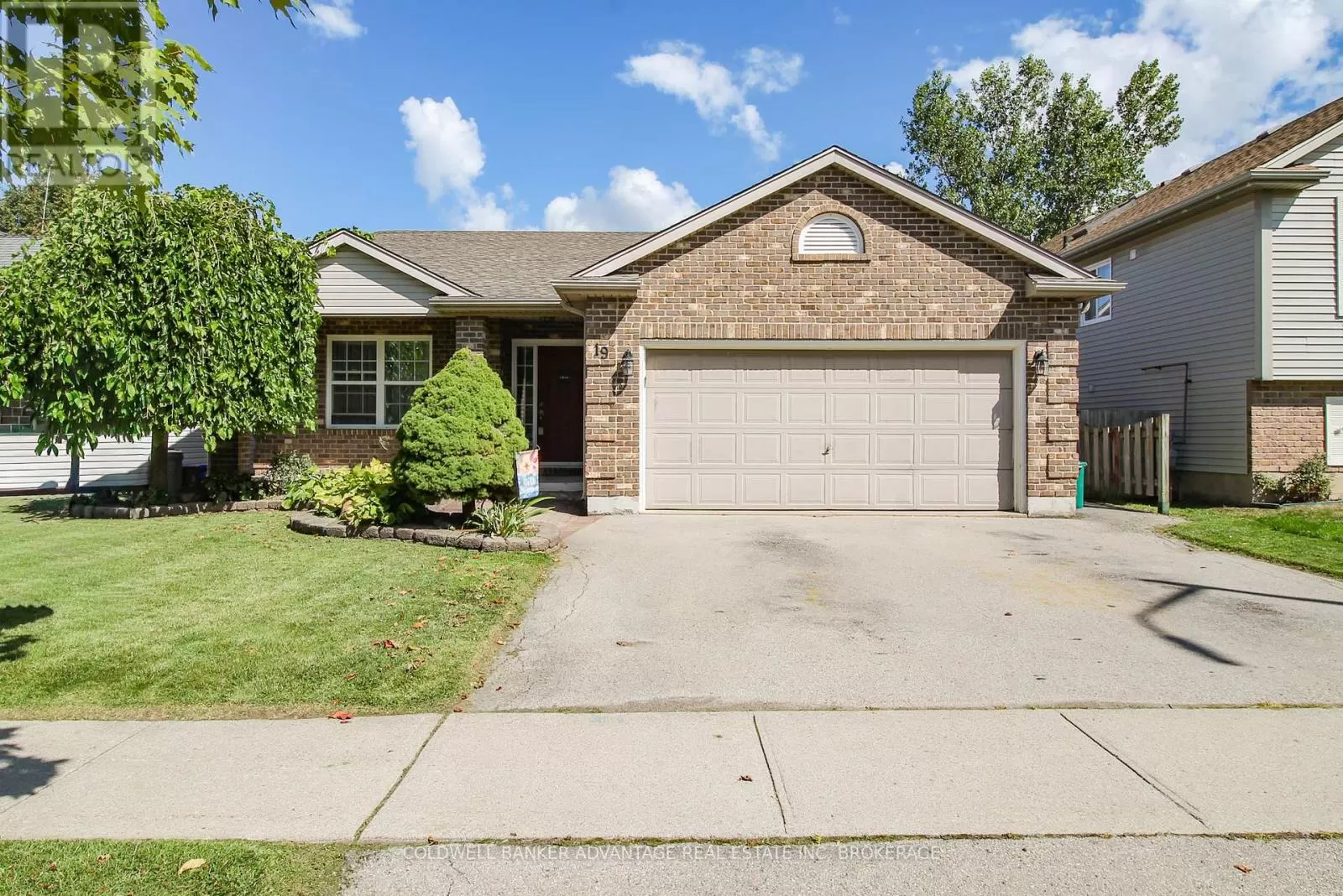 House for rent: 19 Windle Village Crescent, Thorold, Ontario L2V 4Z6