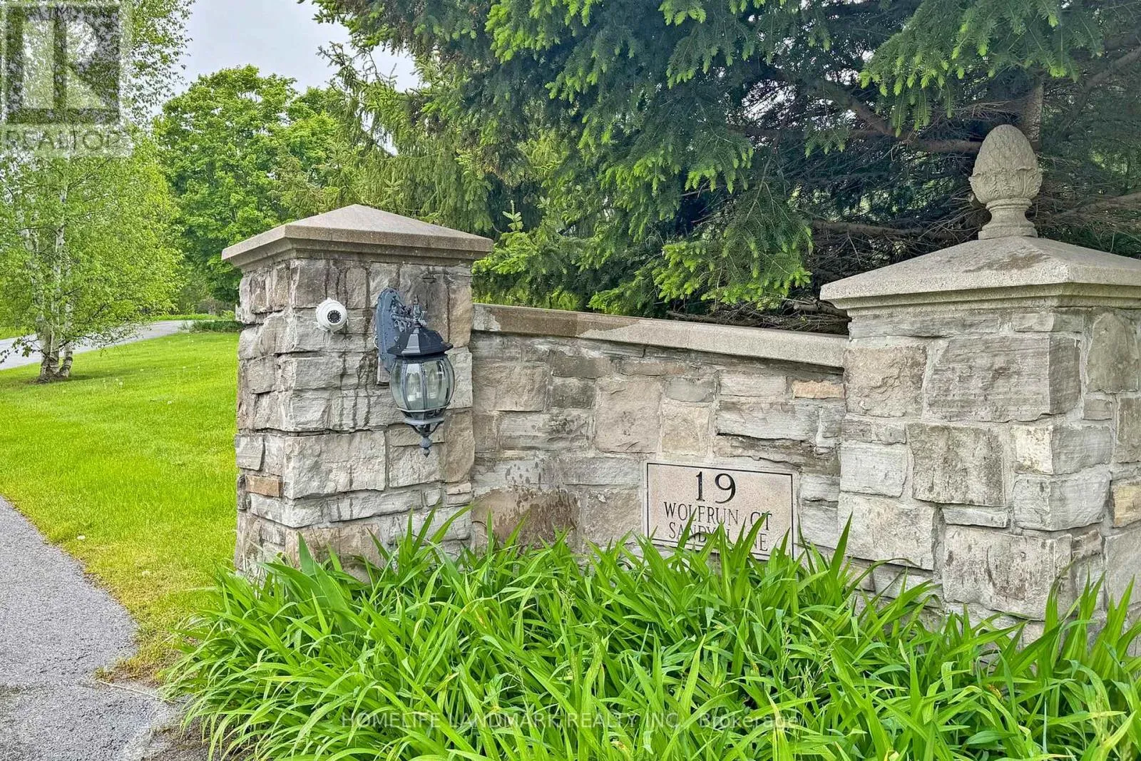 House for rent: 19 Wolf Run Court, Whitchurch-Stouffville, Ontario L4A 2L4