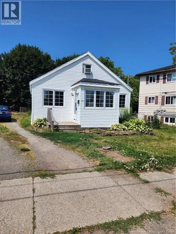 190 Broadway Street, Moncton, New Brunswick E1A 3Y4