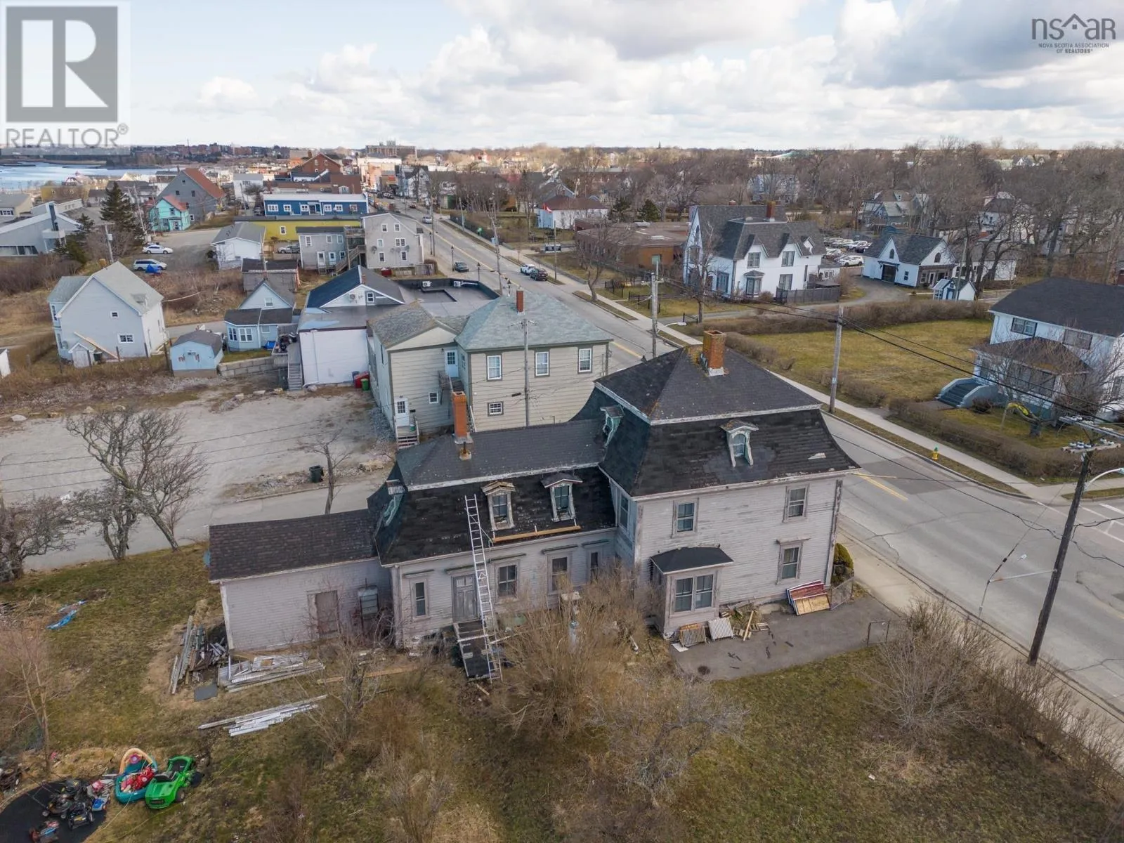 House for rent: 190 Main Street, Yarmouth, Nova Scotia B5A 1C5