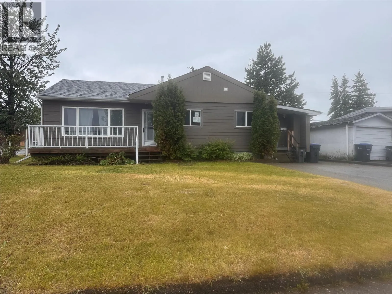 House for rent: 1901 109 Avenue, Dawson Creek, British Columbia V1G 2V8