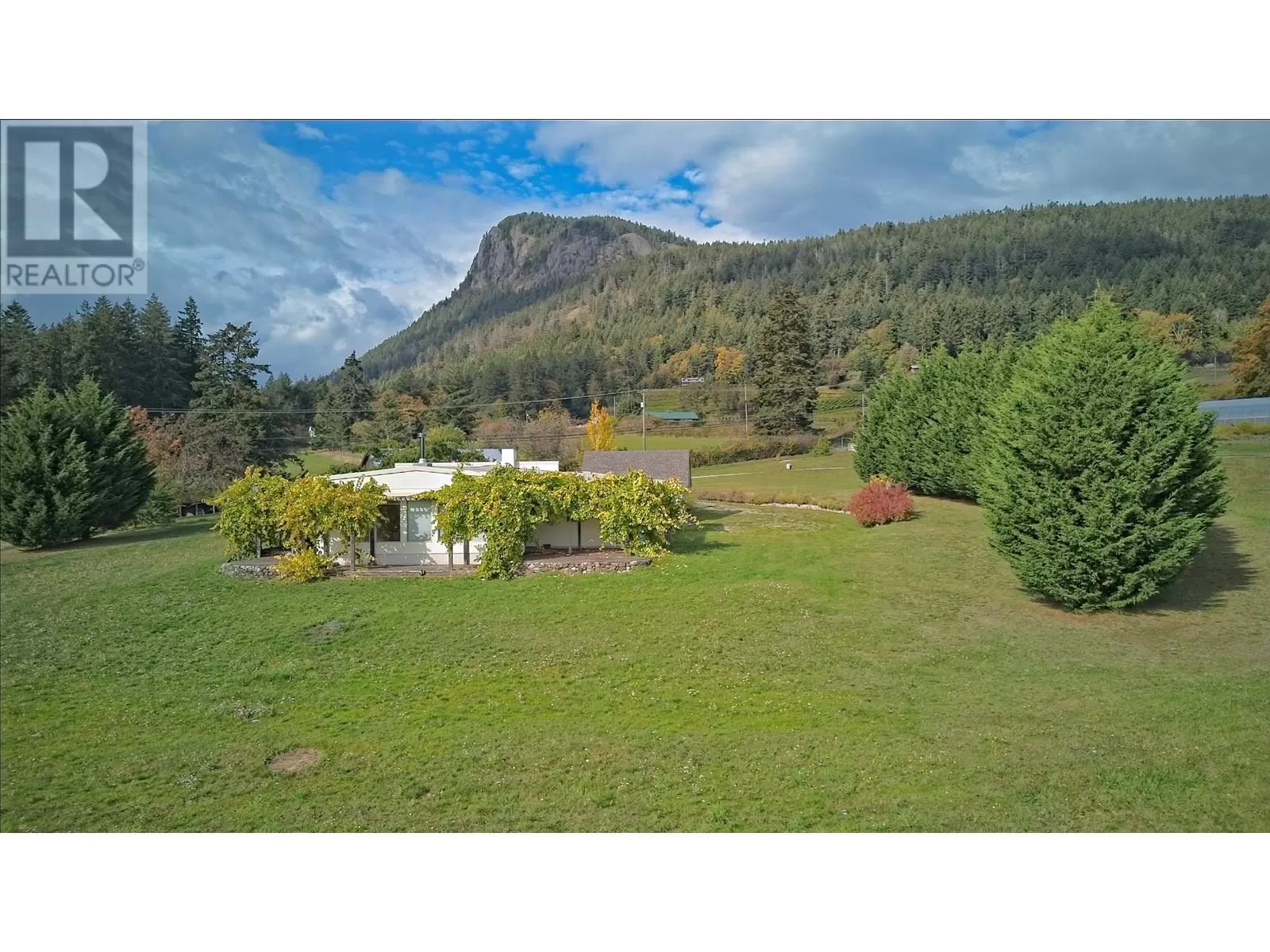 1901-1929 Fulford-ganges Road, Salt Spring Island, British Columbia V8K 2A6