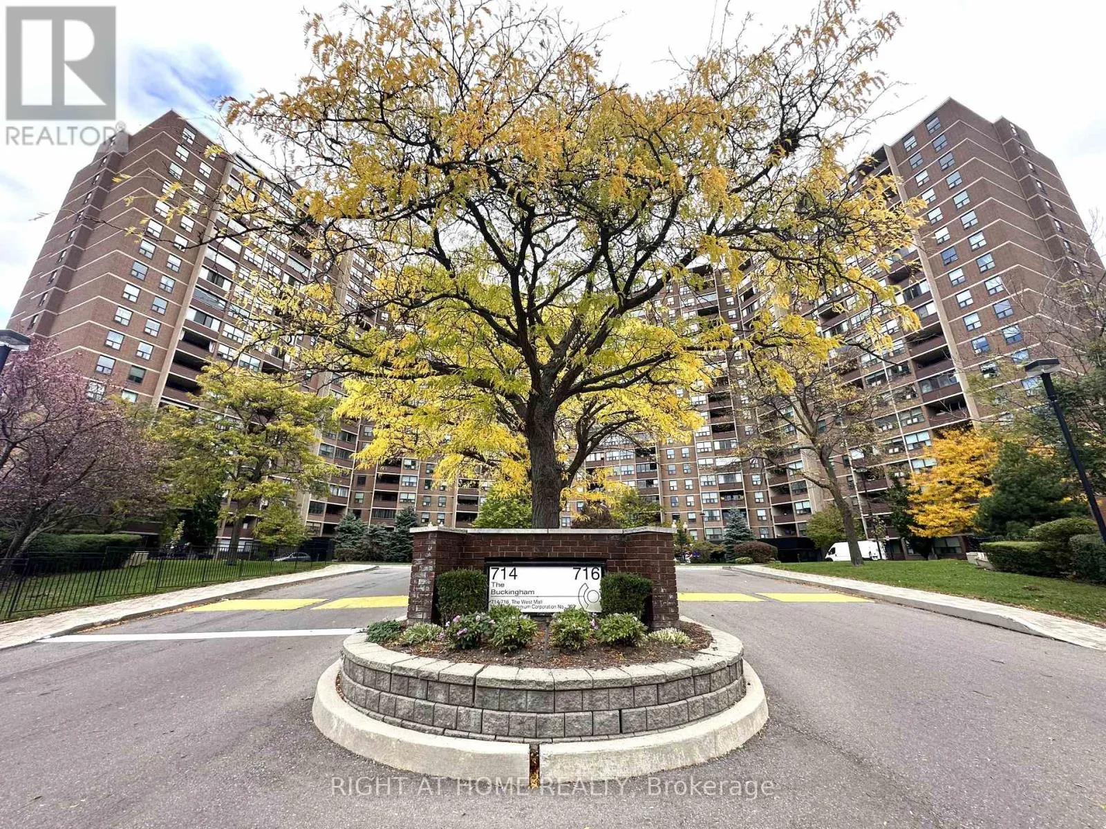 Apartment for rent: 1902 - 714 The West Mall, Toronto, Ontario M9C 4X1