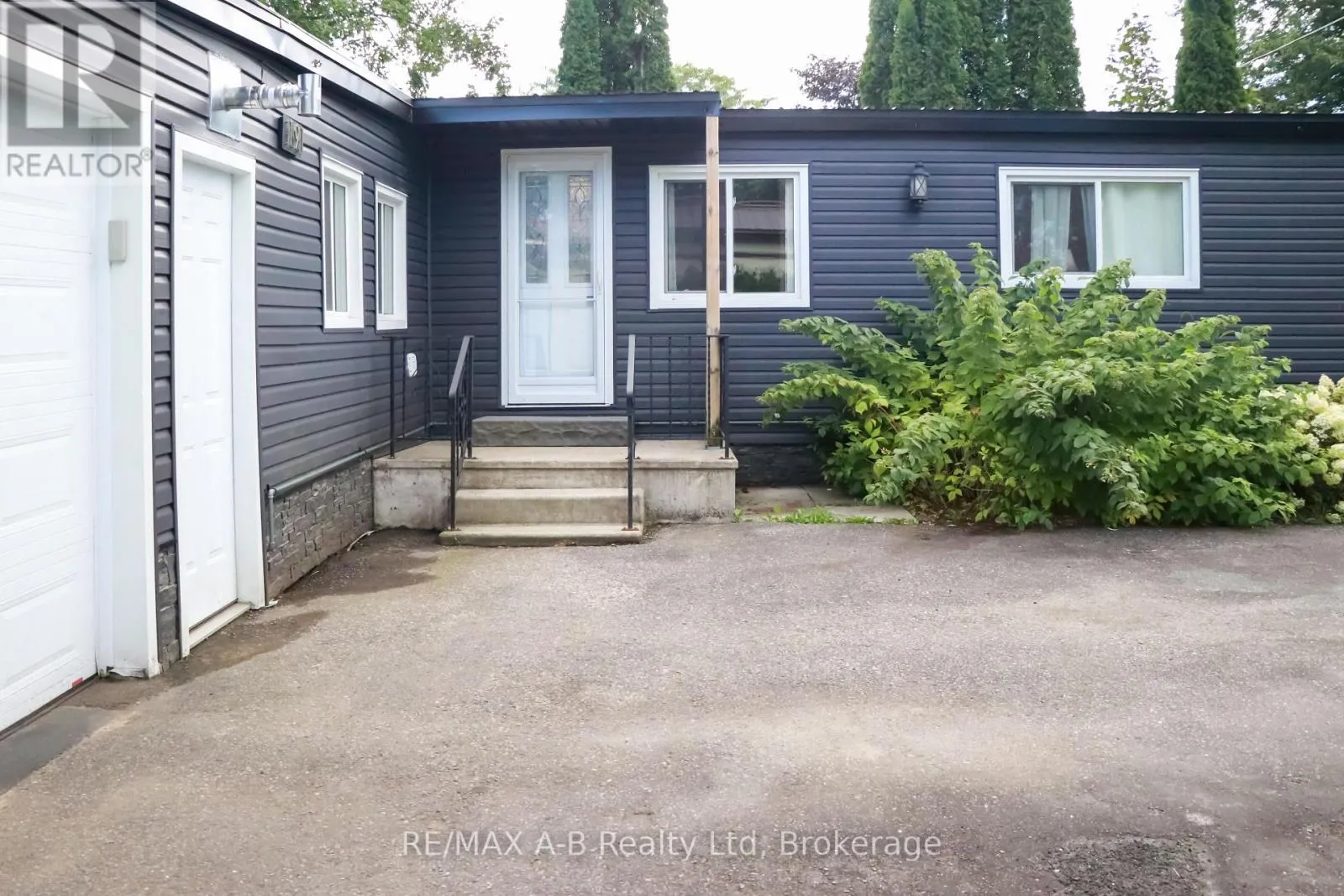 Mobile Home for rent: 191 Cedar Street, Perth East, Ontario N5A 6S6